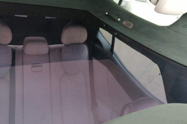 Used Xiaomi Auto YU7 2025 Ultra-Long Range High-Performance All-Wheel-Drive Max Edition Headliner