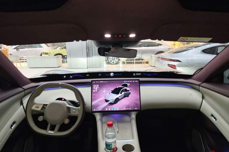 Used Xiaomi Auto YU7 2025 Ultra-Long Range High-Performance All-Wheel-Drive Max Edition Headliner
