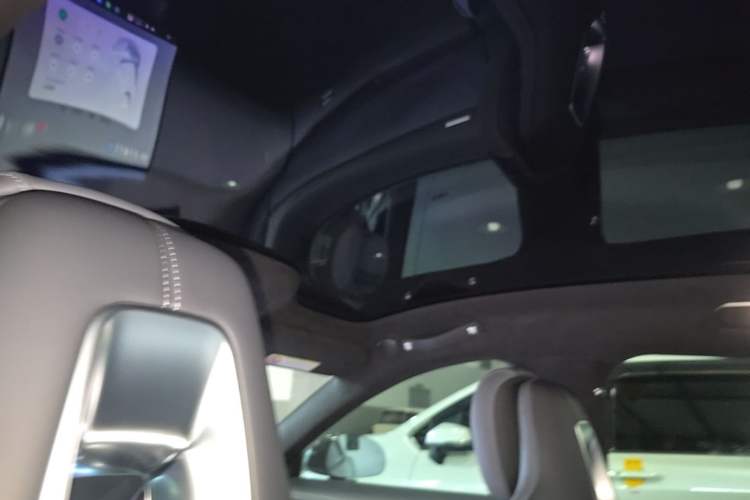 Used Xiaomi Auto YU7 2025 Ultra-Long Range High-Performance All-Wheel-Drive Max Edition Headliner