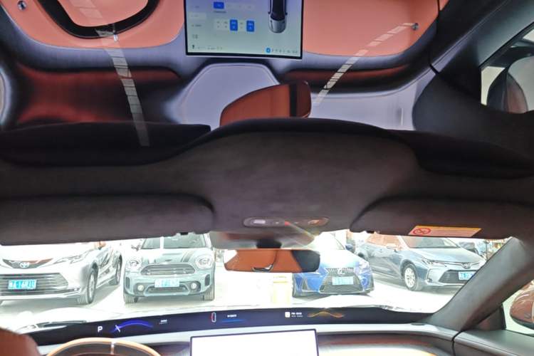 Used Xiaomi Auto YU7 2025 Ultra-Long Range High-Performance All-Wheel-Drive Max Edition Headliner