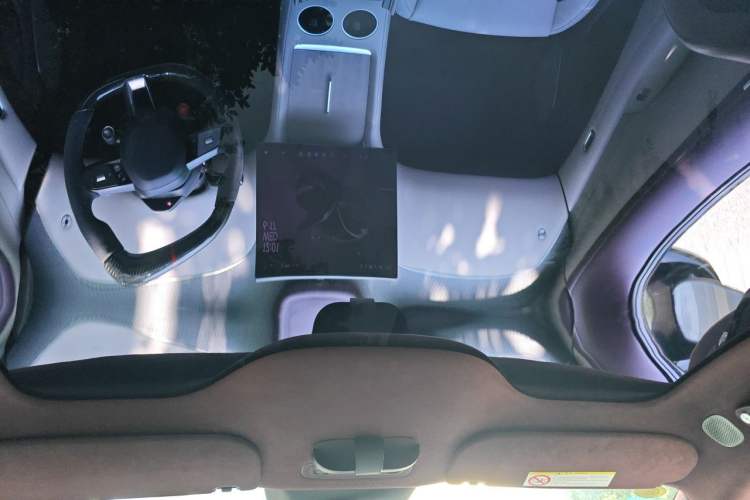 Used Xiaomi Auto YU7 2025 Ultra-Long Range High-Performance All-Wheel-Drive Max Edition Headliner