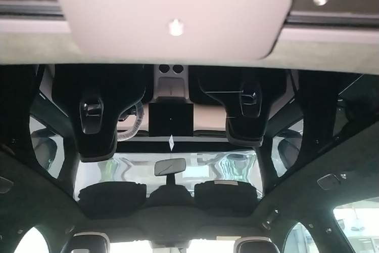 Used Xiaomi Auto YU7 2025 Ultra-Long Range High-Performance All-Wheel-Drive Max Edition Headliner