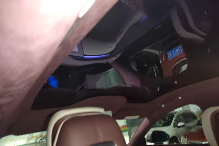 Used Xiaomi Auto YU7 2025 Ultra-Long Range High-Performance All-Wheel-Drive Max Edition Headliner