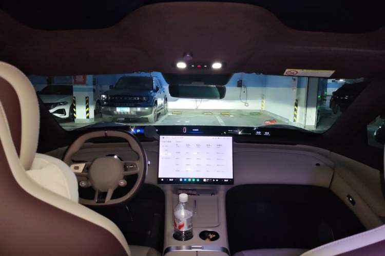 Used Xiaomi Auto YU7 2025 Ultra-Long Range High-Performance All-Wheel-Drive Max Edition Headliner
