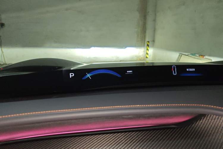 Used Xiaomi Auto YU7 2025 Ultra-Long Range High-Performance All-Wheel-Drive Max Edition Instrument Cluster
