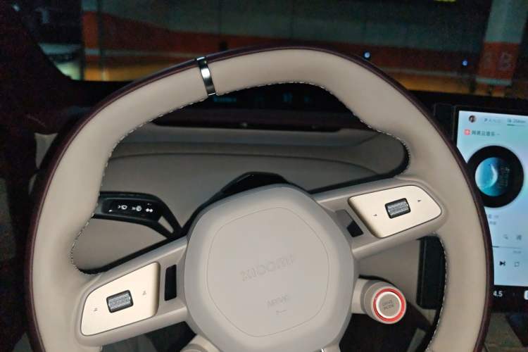 Used Xiaomi Auto YU7 2025 Ultra-Long Range Rear-Wheel Drive Version Instrument Cluster