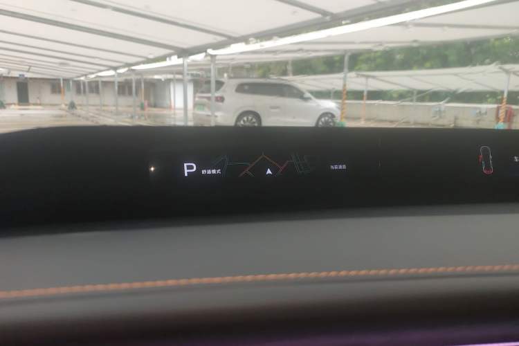 Used Xiaomi Auto YU7 2025 Ultra-Long Range High-Performance All-Wheel-Drive Max Edition Instrument Cluster