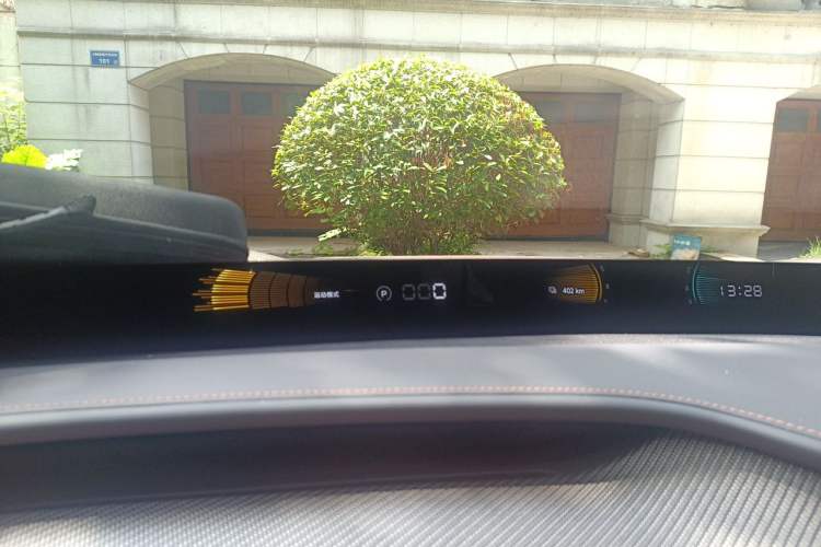 Used Xiaomi Auto YU7 2025 Ultra-Long Range High-Performance All-Wheel-Drive Max Edition Instrument Cluster