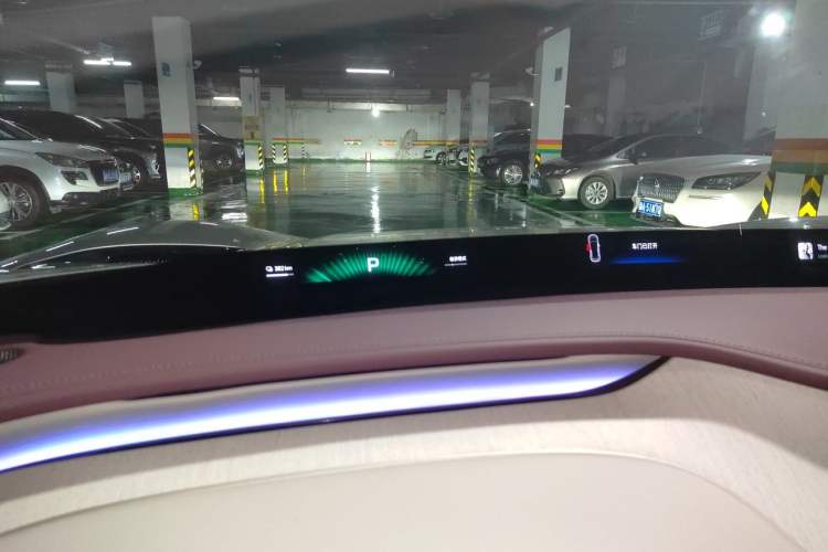 Used Xiaomi Auto YU7 2025 Ultra-Long Range High-Performance All-Wheel-Drive Max Edition Instrument Cluster