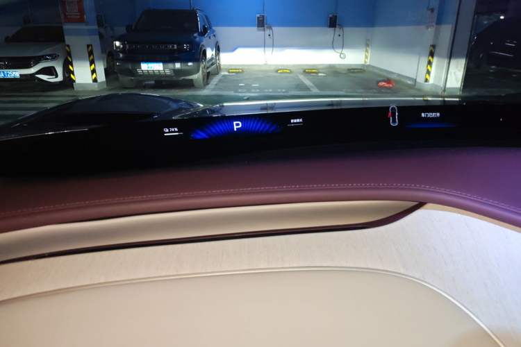 Used Xiaomi Auto YU7 2025 Ultra-Long Range High-Performance All-Wheel-Drive Max Edition Instrument Cluster