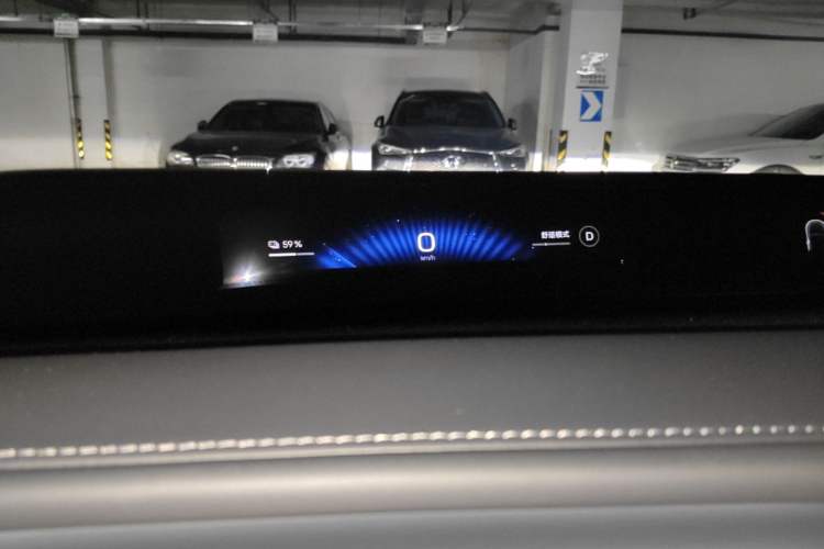 Used Xiaomi Auto YU7 2025 Ultra-Long Range High-Performance All-Wheel-Drive Max Edition Instrument Cluster