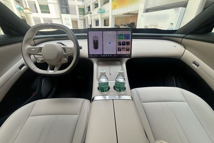 Used Xiaomi Auto YU7 2025 Ultra-Long Range Rear-Wheel Drive Version Interior 1