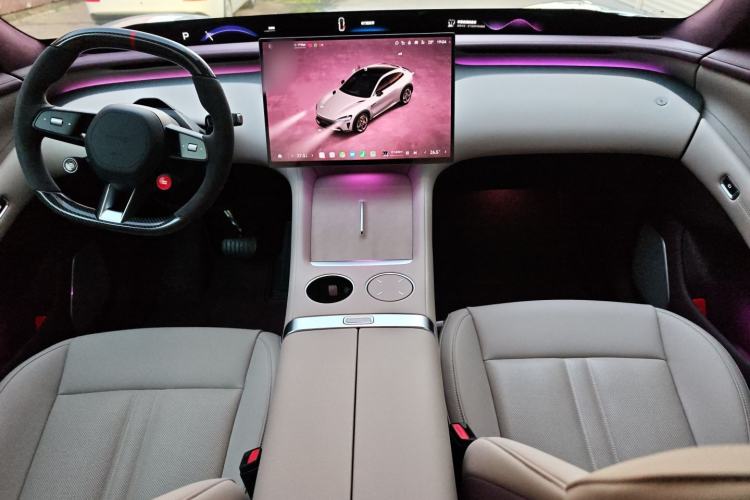 Used Xiaomi Auto YU7 2025 Ultra-Long Range High-Performance All-Wheel-Drive Max Edition Interior 1