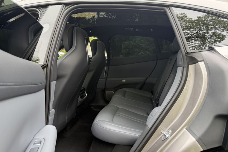 Used Xiaomi Auto YU7 2025 Ultra-Long Range All-Wheel Drive Pro Version Interior 1