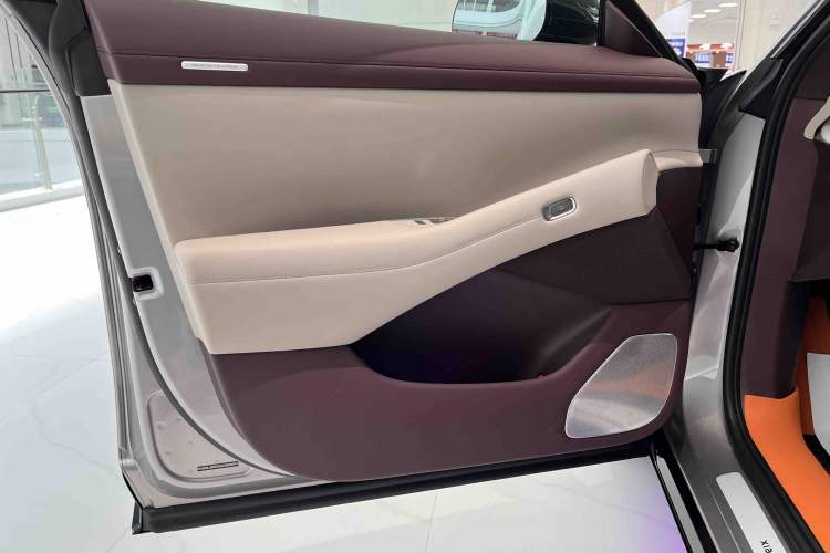 Used Xiaomi Auto YU7 2025 Ultra-Long Range Rear-Wheel Drive Version Interior 12