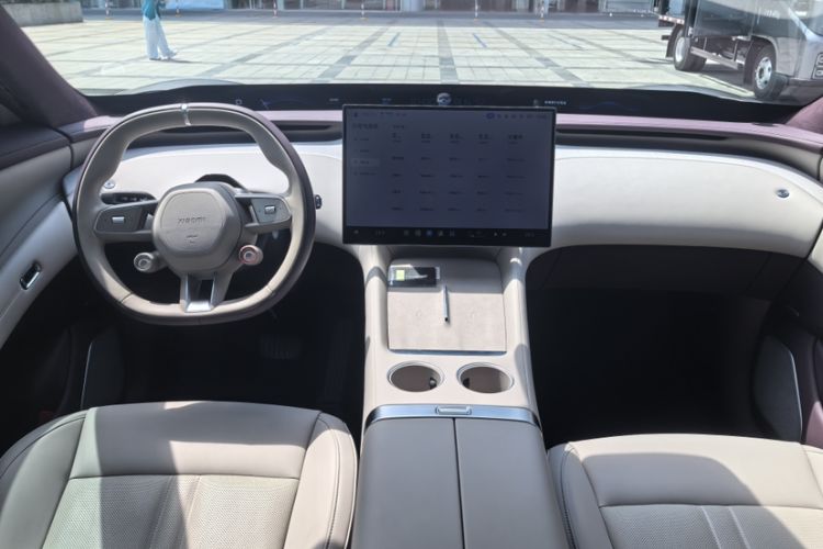 Used Xiaomi Auto YU7 2025 Ultra-Long Range High-Performance All-Wheel-Drive Max Edition Interior 2