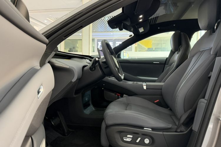 Used Xiaomi Auto YU7 2025 Ultra-Long Range Rear-Wheel Drive Version Interior 2