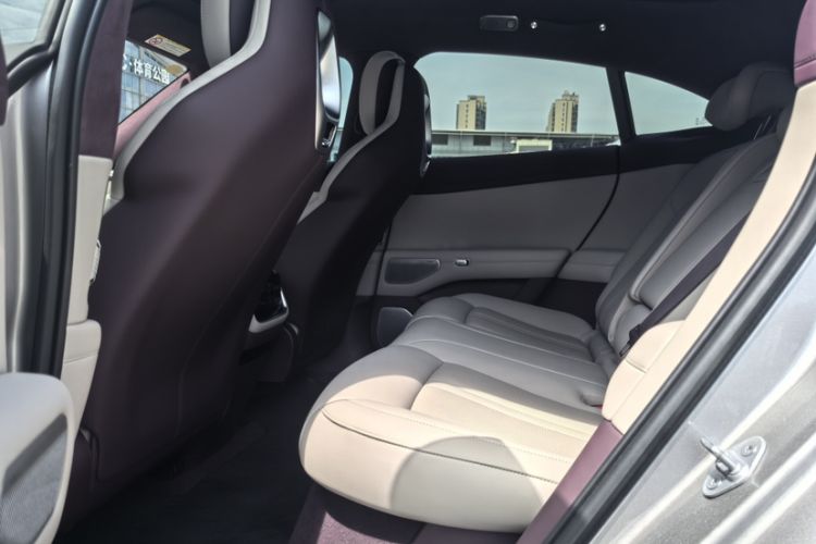 Used Xiaomi Auto YU7 2025 Ultra-Long Range High-Performance All-Wheel-Drive Max Edition Interior 3