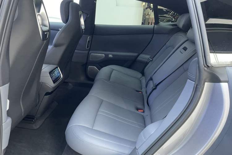 Used Xiaomi Auto YU7 2025 Ultra-Long Range Rear-Wheel Drive Version Interior 3
