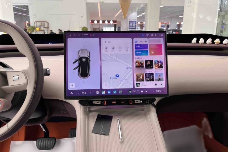 Used Xiaomi Auto YU7 2025 Ultra-Long Range Rear-Wheel Drive Version Interior 3