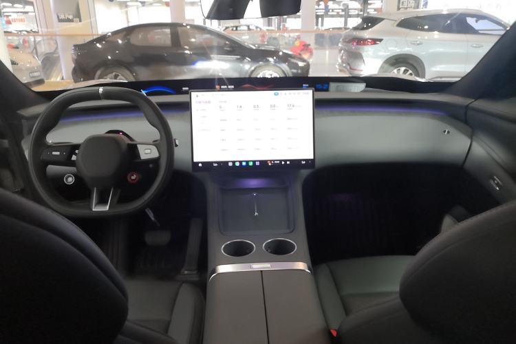 Used Xiaomi Auto YU7 2025 Ultra-Long Range Rear-Wheel Drive Version Interior 5