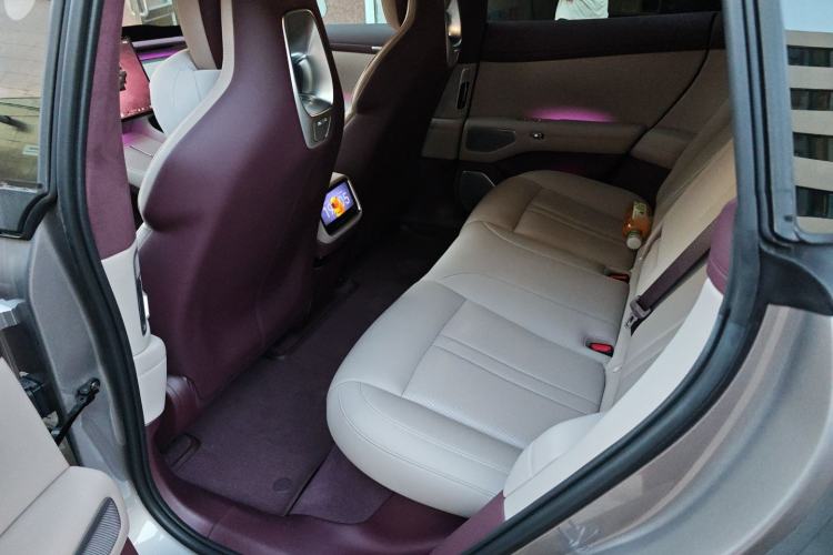 Used Xiaomi Auto YU7 2025 Ultra-Long Range High-Performance All-Wheel-Drive Max Edition Interior 5