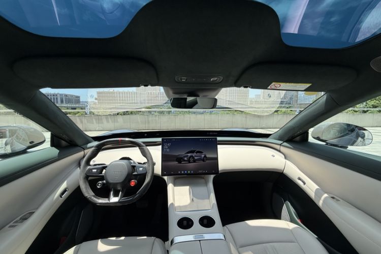 Used Xiaomi Auto YU7 2025 Ultra-Long Range High-Performance All-Wheel-Drive Max Edition Interior 5