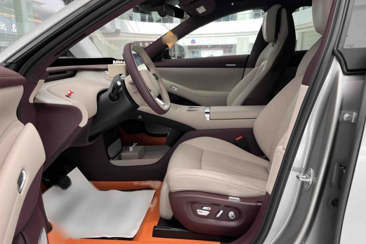 Used Xiaomi Auto YU7 2025 Ultra-Long Range Rear-Wheel Drive Version Interior 6