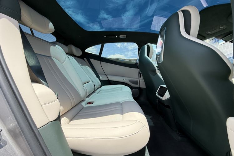 Used Xiaomi Auto YU7 2025 Ultra-Long Range High-Performance All-Wheel-Drive Max Edition Interior 6