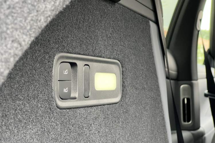 Used Xiaomi Auto YU7 2025 Ultra-Long Range Rear-Wheel Drive Version Interior 6