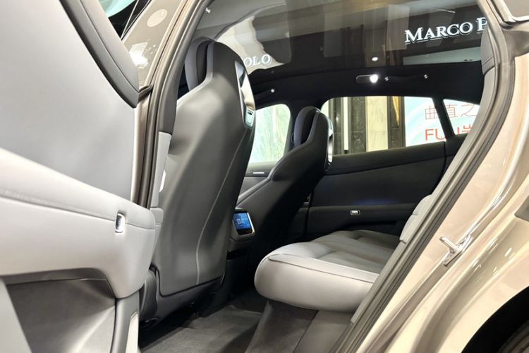 Used Xiaomi Auto YU7 2025 Ultra-Long Range Rear-Wheel Drive Version Interior 7