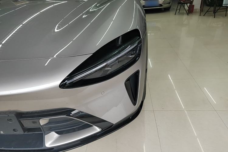 Used Xiaomi Auto YU7 2025 Ultra-Long Range Rear-Wheel Drive Version Left Front Headlight