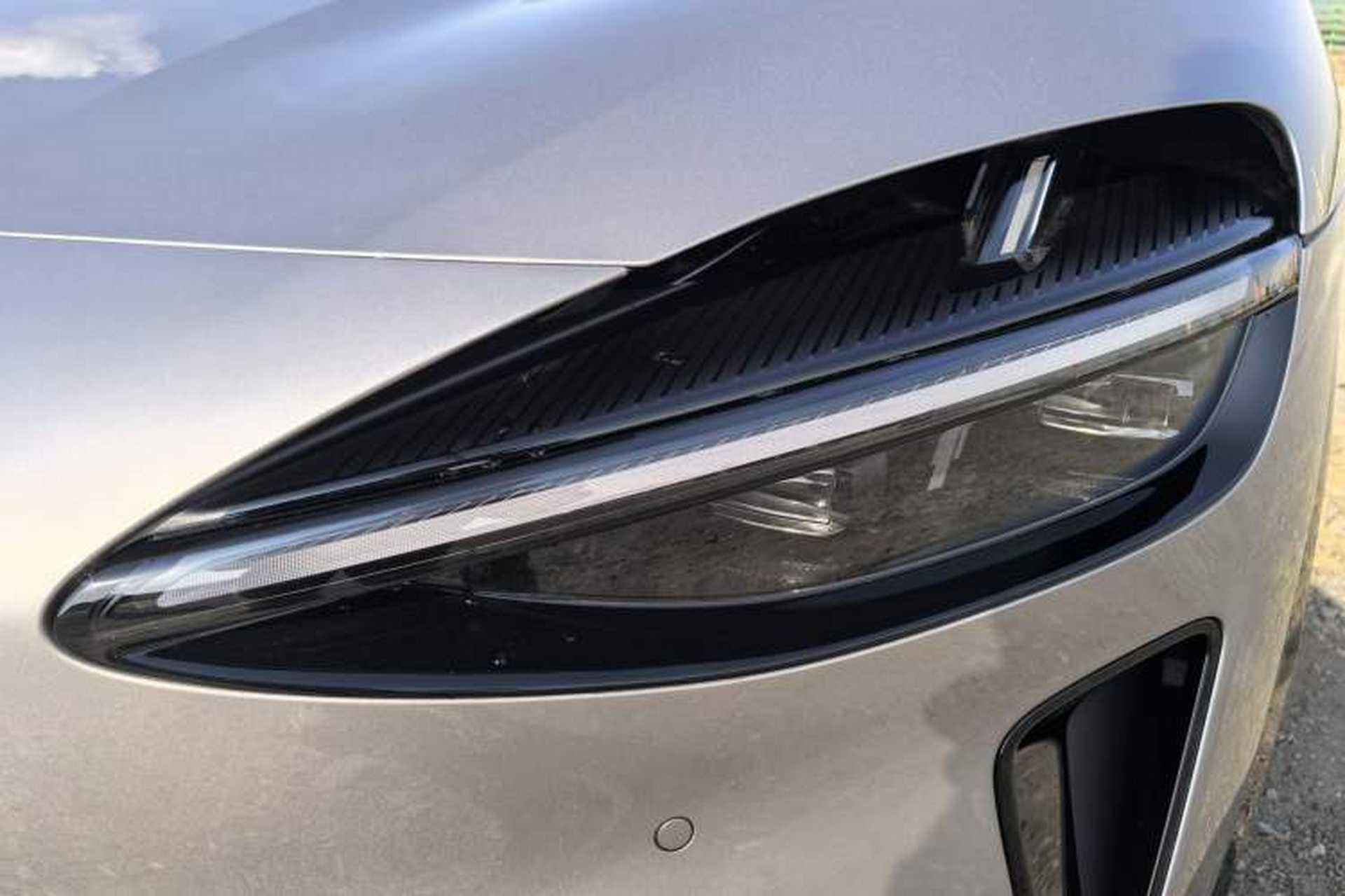 Used Xiaomi Auto YU7 2025 Ultra-Long Range Rear-Wheel Drive Version Left Front Headlight