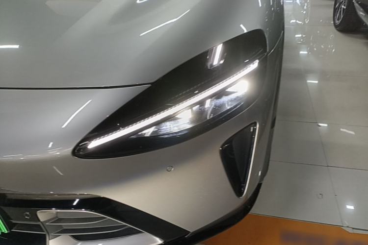 Used Xiaomi Auto YU7 2025 Ultra-Long Range All-Wheel Drive Pro Version Left Front Headlight