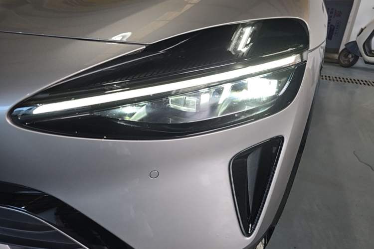Used Xiaomi Auto YU7 2025 Ultra-Long Range High-Performance All-Wheel-Drive Max Edition Left Front Headlight