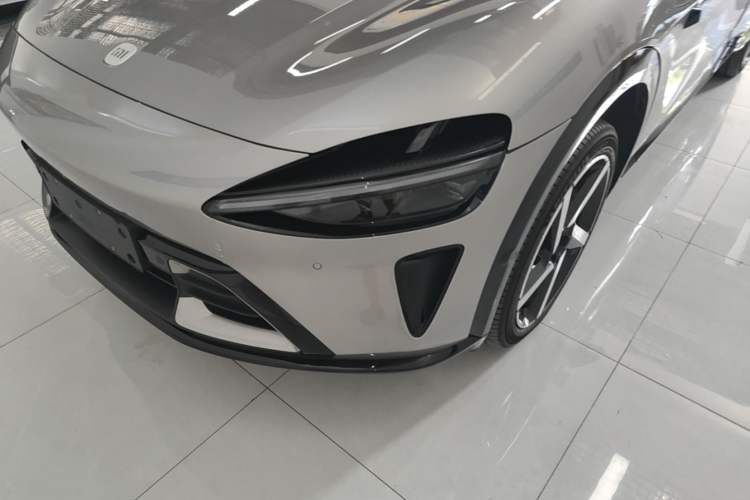 Used Xiaomi Auto YU7 2025 Ultra-Long Range High-Performance All-Wheel-Drive Max Edition Left Front Headlight