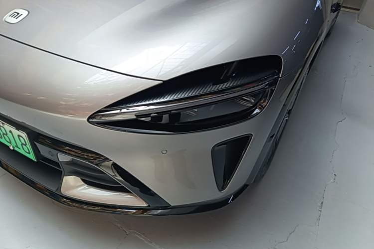 Used Xiaomi Auto YU7 2025 Ultra-Long Range Rear-Wheel Drive Version Left Front Headlight