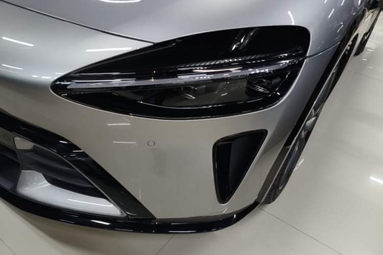 Used Xiaomi Auto YU7 2025 Ultra-Long Range High-Performance All-Wheel-Drive Max Edition Left Front Headlight