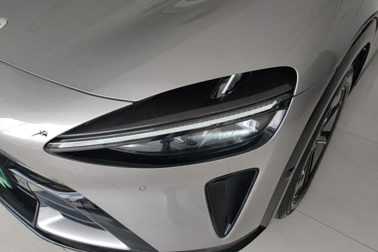 Used Xiaomi Auto YU7 2025 Ultra-Long Range High-Performance All-Wheel-Drive Max Edition Left Front Headlight