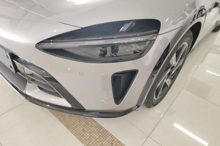 Used Xiaomi Auto YU7 2025 Ultra-Long Range All-Wheel Drive Pro Version Left Front Headlight
