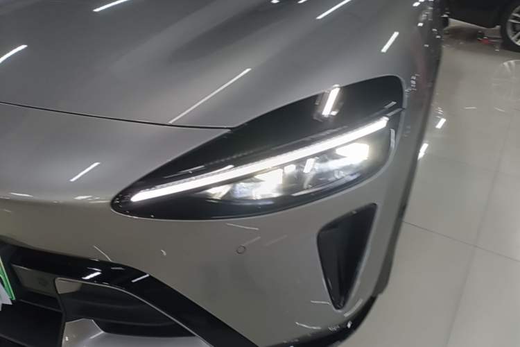 Used Xiaomi Auto YU7 2025 Ultra-Long Range High-Performance All-Wheel-Drive Max Edition Left Front Headlight