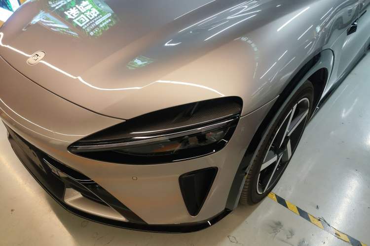 Used Xiaomi Auto YU7 2025 Ultra-Long Range High-Performance All-Wheel-Drive Max Edition Left Front Headlight