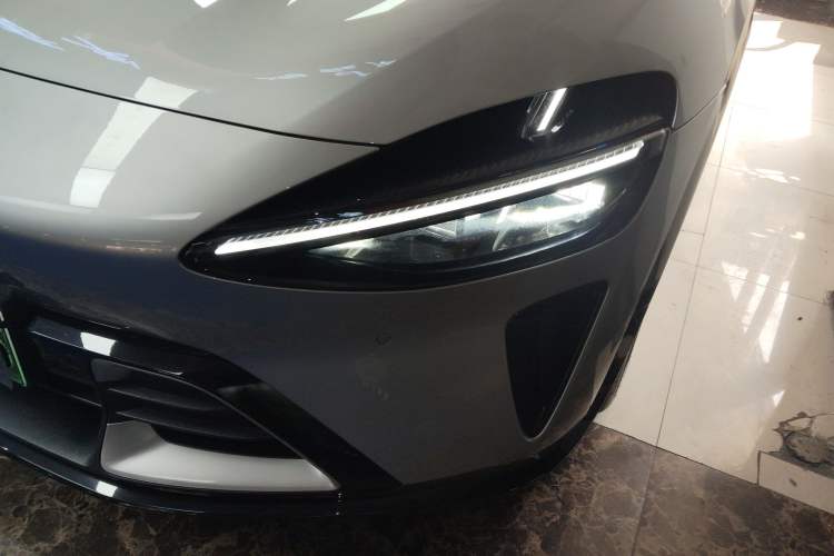 Used Xiaomi Auto YU7 2025 Ultra-Long Range All-Wheel Drive Pro Version Left Front Headlight