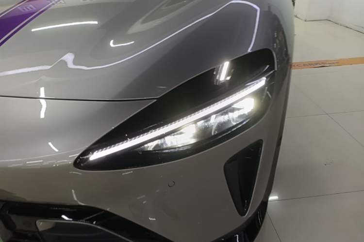Used Xiaomi Auto YU7 2025 Ultra-Long Range All-Wheel Drive Pro Version Left Front Headlight