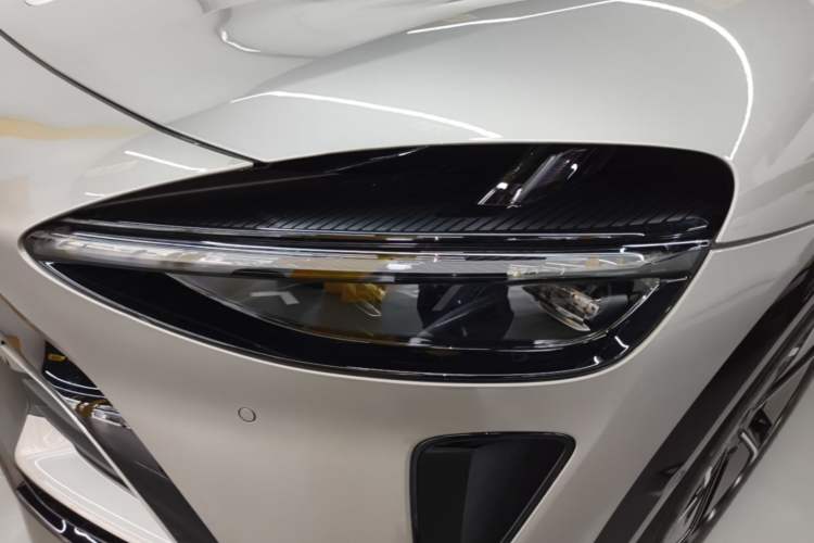 Used Xiaomi Auto YU7 2025 Ultra-Long Range High-Performance All-Wheel-Drive Max Edition Left Front Headlight