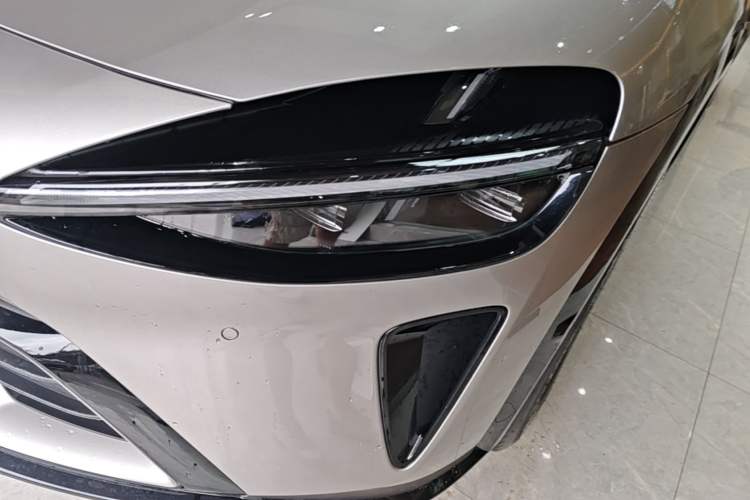 Used Xiaomi Auto YU7 2025 Ultra-Long Range All-Wheel Drive Pro Version Left Front Headlight