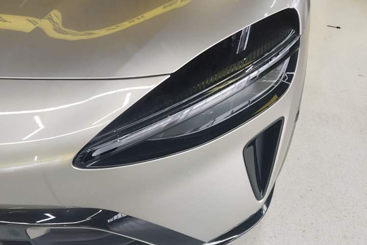 Used Xiaomi Auto YU7 2025 Ultra-Long Range All-Wheel Drive Pro Version Left Front Headlight
