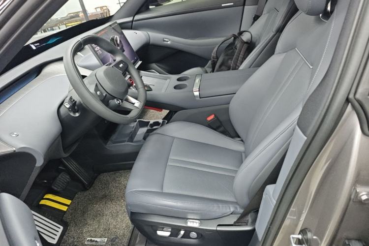 Used Xiaomi Auto YU7 2025 Ultra-Long Range Rear-Wheel Drive Version Left Front Seat