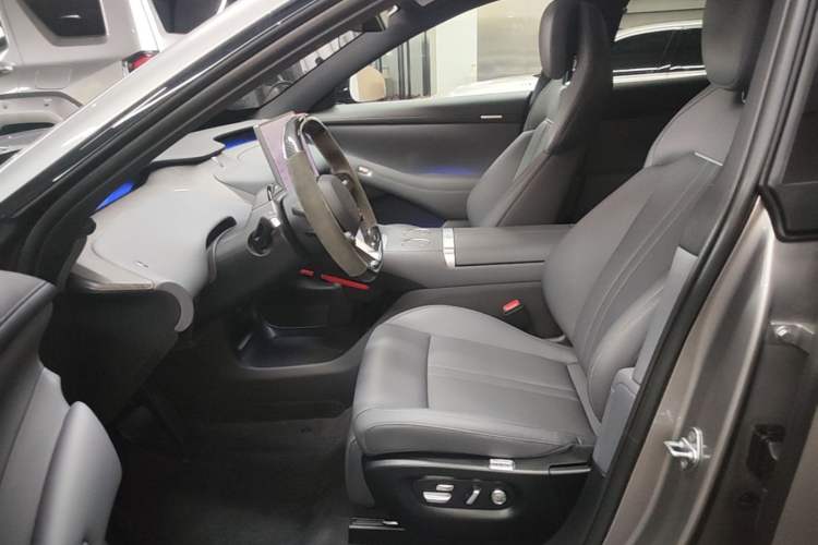 Used Xiaomi Auto YU7 2025 Ultra-Long Range Rear-Wheel Drive Version Left Front Seat
