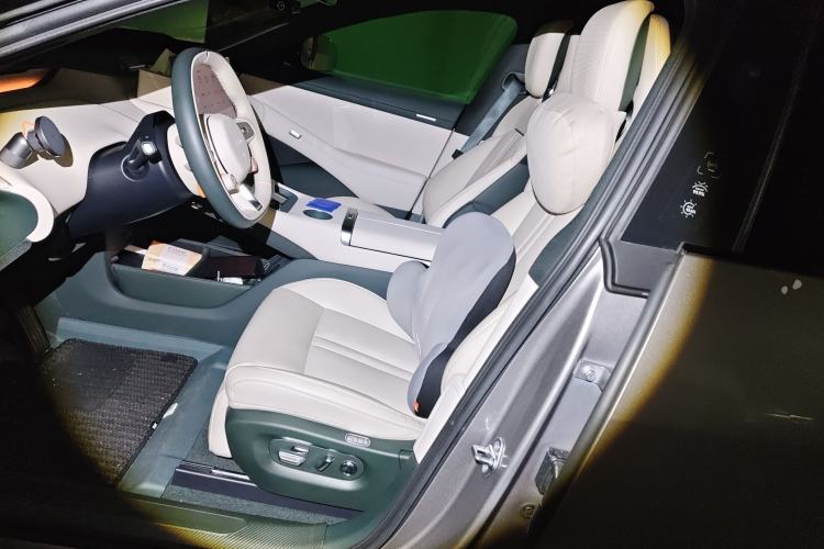 Used Xiaomi Auto YU7 2025 Ultra-Long Range All-Wheel Drive Pro Version
